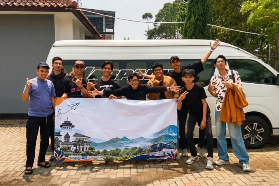 Team Bonding Seru Kru Resto: Sewa Toyota Hiace 15 Seats Outing dari Jakarta ke Pangalengan